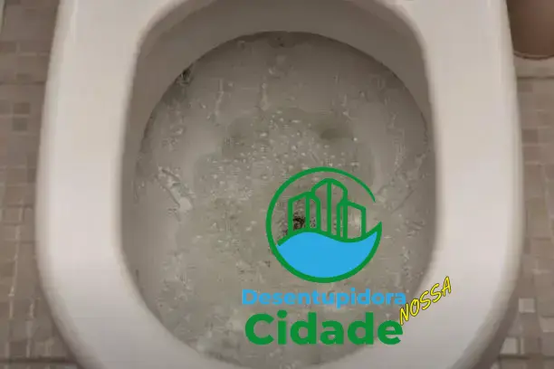 como limpar mofo de parede